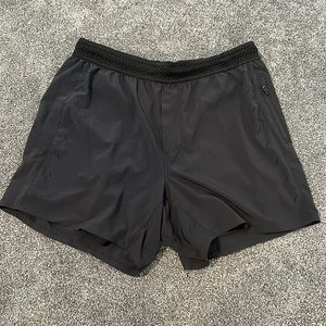 Men’s ten thousand shorts, 5 inch inseam, in medium, black, used
